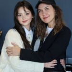 Melek Baykal Instagram - Yeni bir yolculuğun heyecanını sizlerle paylaşmak istedim ❤️ Muhteşem bir senaryo ve muhteşem bir ekip ile önümüzdeki günlerde karşınızda olacağız 🧿 ‘Yan Oda’ Yakında @startv ekranlarında sizlerle 💐 @ogm.pictures @lostuvali7 @selcukkayamanagement