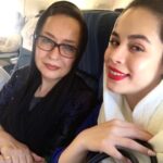 Melika Sharifinia Instagram - ا من و عزیزترین عسل بانوی دنیا 😍 اینم آدرس پیجش که پرسیده بودین @azitahajianofficial ❤️ این روزا هم شبکه‌ی ۲ سریال داره بازی نقاب‌ها هر شب ساعت ۲۱:۳۰ ا پ ن : تکرار دبیرستان خضرا رو هم آی‌فیلم داره پخش می‌کنه ساعت های ۰۱:۰۰ بامداد ، ۰۹:۰۰ صبح و ۱۷:۰۰ عصر 🌹 ا #ملیکا_شریفی_نیا #ملیکاشریفی_نیا #آزیتاحاجیان #مادردختری #حال_خوب #عشق #زندگی #نفس