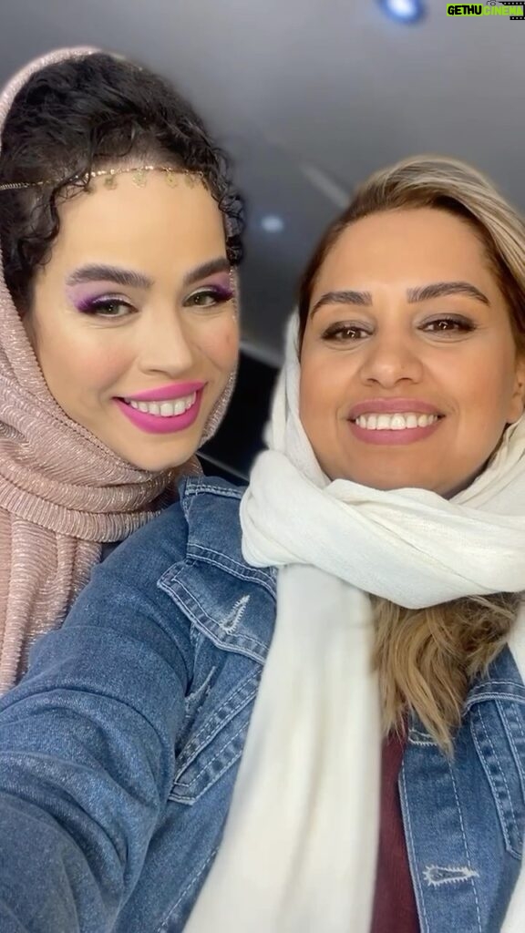 Melika Sharifinia Instagram - . آخرین چشم‌چشم! خداحافظی با گندی ♥️ . نیوکمپ تموم شد رفقا نظری فحشی چیزی دارین در خدمتم 😅 . . با فاطیمای قشنگ و مهربونم، گریمور اختصاصی گندی خانوم 💋 . مرسی از امیدگلزاده عزیزدل بابت طراحی این گریم زیبا و تخصصش در پلنگ‌پروری! 😅🌹 . . پ‌ن: فاطیما خانوم هاچیدی با اون چشم چشم کردنت! 😅😅😅 تمرین کن عزیزِ من الکی که نیستتتت!! 😬 . . . #نیوکمپ #گندی #چشم #عشق