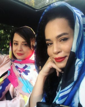 Melika Sharifinia Instagram - ا
دل تنگی...☹️
خواهر داشتن نعمته ♥️
ا
ا
#مهراوه_شریفی_نیا #ملیکا_شریفی_نیا #ملیکامهراوه #خواهرانه #عشق #عمر #زندگی #دلتنگی #نفس