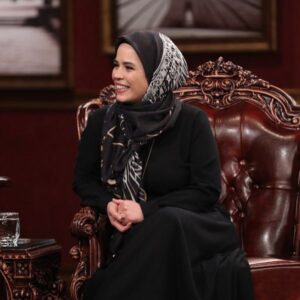 Melika Sharifinia Instagram - .
به ما که خیلی خوش گذشت 
امیدوارم به شما هم خوش گذشته باشه 🌹
.
پ ن : ملیکا هستم رکورددار جهانی تنظیم روسری!! 😐😂
.
بازپخش : جمعه
٤ ، ٧ ، ١١ صبح / ١٧ بعدازظهر
.
@dorehami4_original 
ا
📸 : مریم رضوی ♥️
آزاده امیرخان ♥️
.
#دورهمی #مهران_مدیری #ملیکا_شریفی_نیا #بیژبیژ !