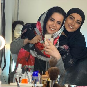 Melika Sharifinia Instagram - .
عکس‌های خوشحال♥️
.
فردا قسمت آخره
به نظرتون چی‌ می‌شه؟ 
.
.
.
#خوشحال #نجلا #سریال #تلویزیون #ماه_رمضان #عشق #جنگ #رفاقت #♥️