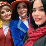 Melika Sharifinia Instagram - ا در کنار عزیزترینِ دلم خواهر بی‌نظیرم ، وینفرد خانومِ مری‌ پاپینز که بازی جذاب و درستش هر بار اشک شوق به چشم‌هام آورد و از دیدن قدرت و تسلطش روی صحنه غرق در غرور و لذت شدم و با نوای دل‌نشین سازش هر بار دلم براش رفت و با تمام وجودم بهش افتخار کردم 😍👏♥️ و شخصِ خانومِ مری‌ پاپینز ، بهنوش جانِ زیبا و جذاب که واقعا نقش به این سختی رو با اون‌همه حرکت و آواز به بهترین نحو اجرا کرد و یک مری پاپینز لوند و‌ دلبرانه رو مهمون قلبم کرد ♥️👏💋 و اما برت عزیز که با اجرای تحسین برانگیزش هر بار لبخند به لبم آورد و با صدای زیباش توانایی‌هاش رو به رخ کشید 👏👌🌹 و جین و مایکل عزییییزدلم ، بازیگرای کوچولو و خوش آتیه‌ی مری پاپینز که واقعا نمی‌دونم چطور در این سن تونستن به این خوبی بازی کنن و به این کوکی بخونن ! خلاصه که بدجوری دلمو بردن ♥️😍♥️ من مری‌پاپینز رو با بازی هر دو آقای بنکس عزیز یعنی هم احسان کرمی و هم کاظم سیاحی دیدم و به نظرم با وجود تفاوت دلپذیری که اجراشون باهم داشت هر دو به شدت روی صحنه درخشیدن👌👏🌹 واقعا نمیشه بیشتر از این تک تک درباره‌ی بازی‌ها نظر بدم ولی می‌خوام چند تا از صحنه‌های این تئاتر که هایلایت قلبم شدن رو بهتون بگم : صحنه‌ی باشکوهِ مغازه‌ی واژه فروشی (سوپرکالی) صحنه‌ی اون سگِ پدرسگ !!ا صحنه‌ی مردِ دونه‌ی پرنده فروش ! با صدای معرکه‌ش صحنه‌ی نمایش وینفرد با پیانوی معرکه‌ش و صحنه‌ی زیبای خداحافظی مری‌پاپینز و برت (فینال ، بادبادک‌ها) ا وقتی گفت قراره مری پاپینز رو اجرا کنن ذوق کردم همیشه عاشق جادو بودم و هستم و خواهم بود از فکر تماشای این همه رنگ و شور و‌ عشق و جادو روی سن تالار وحدت واقعا به وجد اومده بودم و همش با خودم می‌گفتم چطور می‌خوان این کار بزرگ رو با اینهمه اتفاقِ غیر ممکن اجرا کنن ! ولی نتیجه حتی از بهترین حالتی که تصور کرده بودم هم بهتر بود!ا یک کار پرشور و باشکوه که تمام غیرممکن‌ها رو ‌ممکن کرده بود با بازی‌های فوق‌العاده‌ش ، طراحی حرکت و گروه درجه‌ یکش ، آواز و موسیقی پر ابهتش ، طراحی صحنه‌ و لباس درستش ، کارگردانی عالی و جادوهای جذاب و دلبرانه‌ی مری‌ پاپینزیش! الحق که تماشاچی رو دو ساعت از تمام مشکلاتش دور می‌کرد و می‌برد به دنیایی که توش مهربونی تنها دغدغه بود خسته نباشید می‌گم به کل گروه مری‌پاپینز ، روی صحنه ، پشت صحنه و اون عزیزانِ زیرِ صحنه ! پیشنهاد می‌کنم این کار زیبا رو ببینین، فقط ۶ اجرا باقی مونده ♥️ ا پ ن : نور برای عکاسی فاجعه بود خون دل خوردم تا اینا از توش در اومد! 😐 پ پ ن : عاشق عکس چهارمم 😌