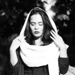 Melika Sharifinia Instagram - ا می‌دانید همیشه هم چشم‌ها را نباید شست ! گاهی باید یکراست از کاسه درآورد چشم‌های مزخرف‌ِ بد را !! ا سوال : شما به « شوریِ چشم » اعتقاد دارین ؟ من نداشتم ولی به شدت نظرم داره عوض میشه ! ا پ ن : چشمو یکی دیگه خورده غصه‌شو ، من ا #چشم_یا_قسمت_مساله_این_است!!! ا 📸 احمدرضا شجاعی جان‌ِ دل 🙏🏻🌹 @ahmadreza_shojaei