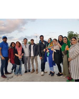 Melika Sharifinia Instagram - .
خاطره‌بازی 😍
با یک گروه بی‌نظیر و درجه یک 
به بهانه‌ی بازپخش سریال دلدادگان 
هر شب ساعت ۲۲:۰۰ از شبکه‌ی آی‌فیلم 👌
.
بگین ببینم کیا دلدادگان رو دیدن ؟ 
کیا دوست داشتن ؟ 
کیا دارن از آی فیلم دنبال می‌کنن؟
و کیا خوشحالن که می‌تونن بالاخره با پخش منظم ببینن؟ 😐
.
#دلدادگان #منوچهرهادی #ملیکا_شریفی_نیا #آی_فیلم #تلویزیون #خبر #سینما #یادش_بخیر #♥️