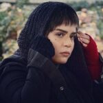 Melika Sharifinia Instagram - ا عکس‌هایی از فیلم «بازدم» که اکرانش همچنان در سینماهای هنر و تجربه ادامه داره 🌹 گریمم رو در این فیلم خیلی دوست دارم چون به اصرار خودم و متناسب با نقش زیبام یک قوز بینیِ جذاب به صورتم اضافه شد چیزی که همیشه دوست داشتم تجربه‌ش کنم و بسیار از این تصمیم راضی‌ام چون برای این نقش خاص تاثیر خیلی خوبی روی صورتم گذاشت و صورتم رو استوارتر کرد... ا طراح گریم : هادی قالیخانی کارگردان : آرش سنجابی ا #ملیکاشریفی_نیا #ملیکا_شریفی_نیا #سینمایی #بازدم #نقاش #melikasharifinia #iranianactress #iranianpainter #artist #iranianartist