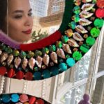 Melika Sharifinia Instagram - ا من و خانه‌ای به گرمای صاحب‌اش♥️ ا خونه‌ی کدوم دوست‌تون اون‌قدر معرکه‌ست که دلتون نمی‌خواد ترکش کنید ؟ ا @yaldanikfetrat 💋