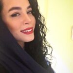 Melika Sharifinia Instagram - ا انقدر حدیث گریه کرد ، خودمم دلم گرفت گفتم یه عکس خندون بذارم بشوره ببره !! 😀 راضی بودین ؟ ا ا #ملیکاشریفی_نیا #ملیکا_شریفی_نیا #دلدادگان #سریال_دلدادگان