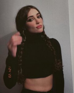 Melike İpek Yalova Instagram - Sonda canimin en asiri ici var ve he means business😏🧡
