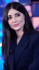 Melike İpek Yalova Instagram - Da #TerraAmara a #Verissimo: tutto il mondo di @mipekyalova 🤩