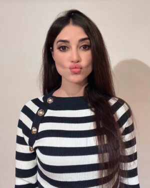 Melike İpek Yalova Instagram - Pasaport fotografi.
Almost.
🧡
