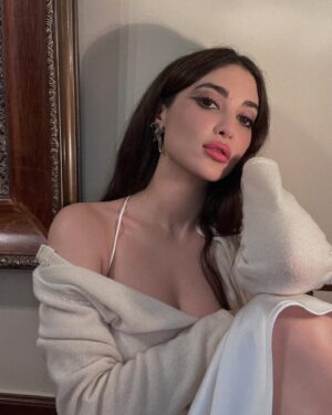 Melike İpek Yalova Instagram - Gnight🌚🤍