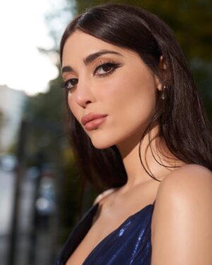 Melike İpek Yalova Instagram - Cabin crew cross check😏🧡

💄 @ibrahimercel 
📸 @nadirozkan