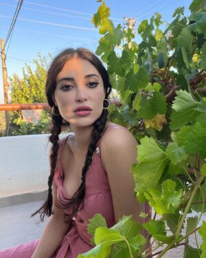 Melike İpek Yalova Instagram - Bird on a wire.