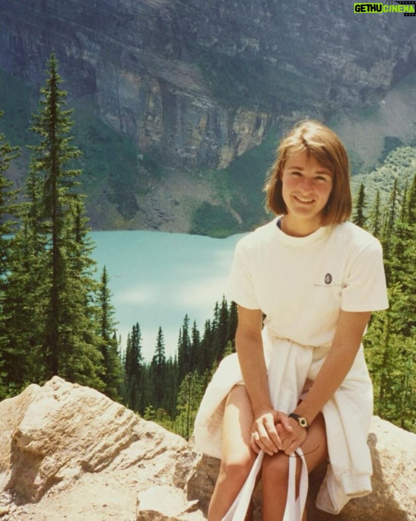Melinda Gates Instagram - I’ve always loved spending time outside, and I’m so grateful for every beautiful place I’ve had a chance to visit. (This picture was taken in Banff National Park in Canada. All these years later, I still can’t get over the color of that lake!)   In honor of #EarthDay, what are some of your favorite outdoor spots? 🌍
