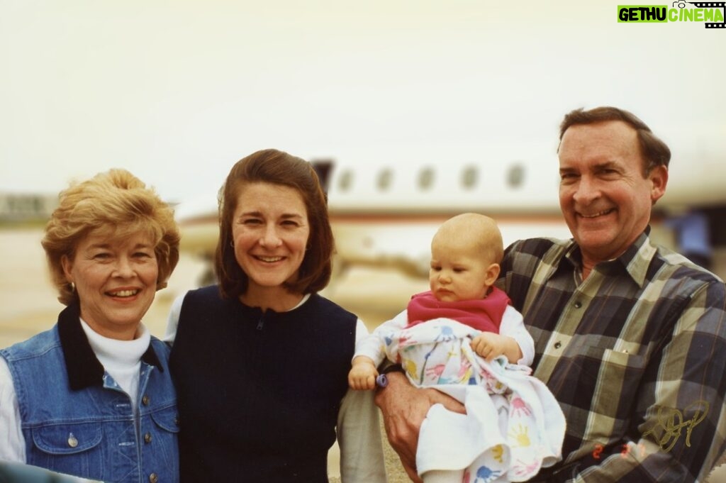 Melinda Gates Instagram - It’s hard to believe it’s been almost a year since my sweet granddaughter Leila was born 🥰 Becoming “Nonna” has made me reflect on the wonderful example my own parents set for how to be an engaged and loving grandparent. I hope I can be as great of a grandparent to Leila as my parents are to my kids. So thankful for them both!