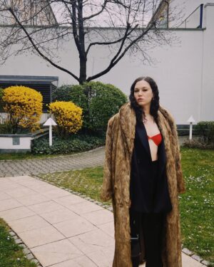 Melisa Şenolsun Instagram - 🌹🌚