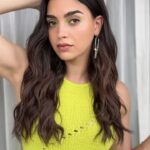 Melissa Barrera Instagram - My look when I hear you haven’t gotten your @abigailthemovie tix yet #pressdays