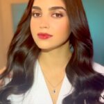 Melissa Barrera Instagram - #CliniquePartner #ad Valentine’s Day glam 💄 💋 @clinique Black Honey Pop Plush #valentinesday #vdaymakeup