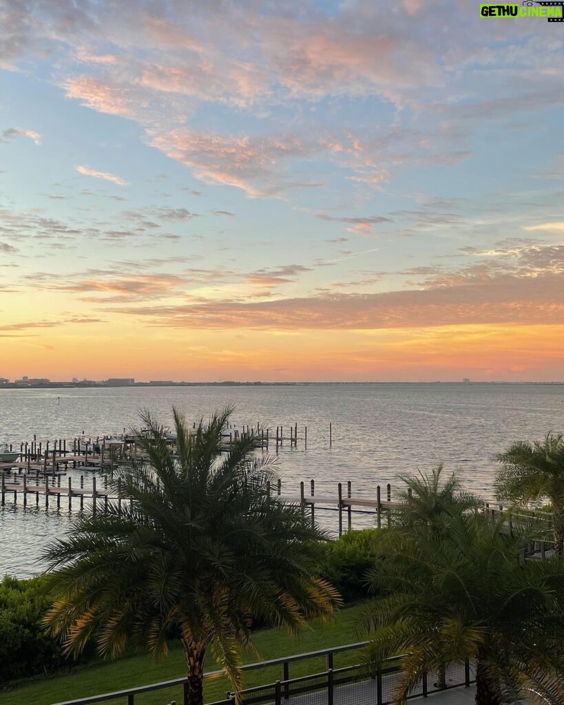 Melissa Ponzio Instagram - Calm before the storm…I’ve got family in Tampa who shared their view with me this morning…they are riding it out over the next couple of days. Stay safe everyone!