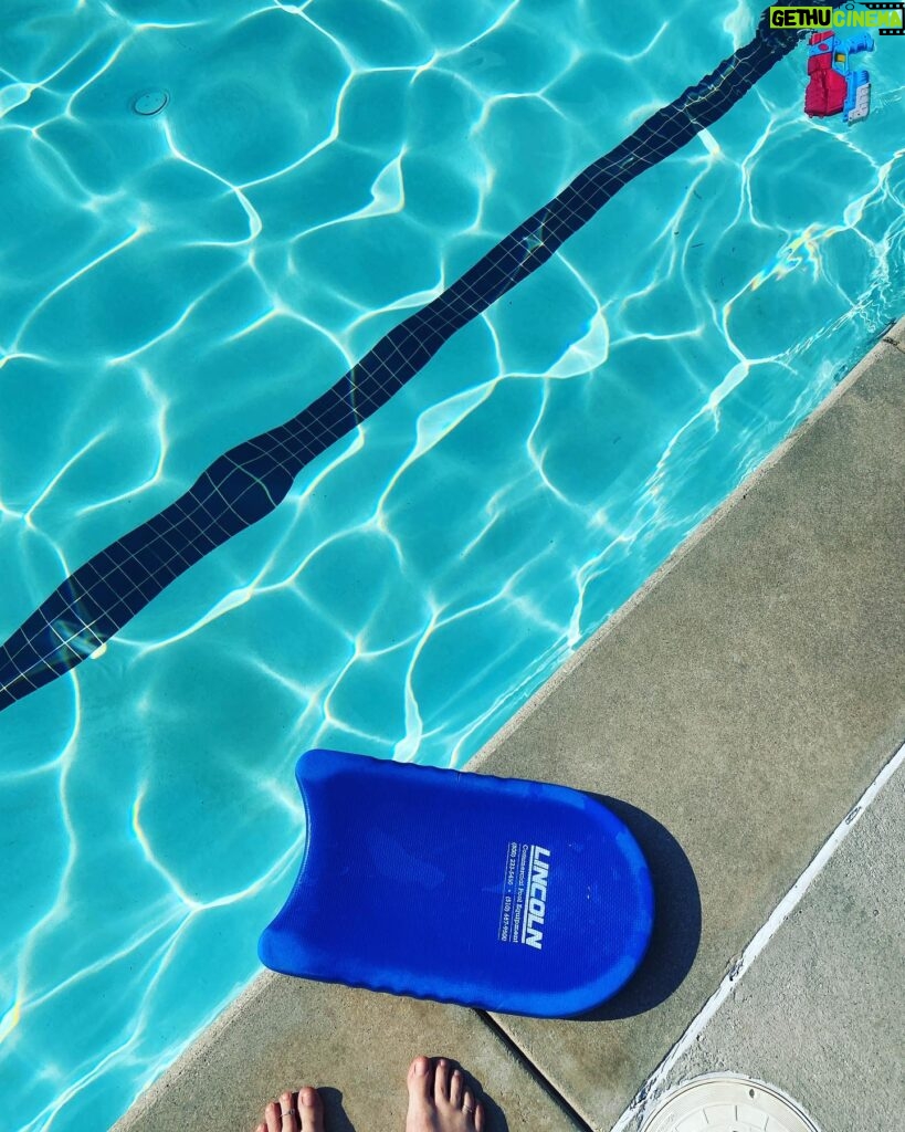 Melissa Ponzio Instagram - Summer still summering… #PoolParty