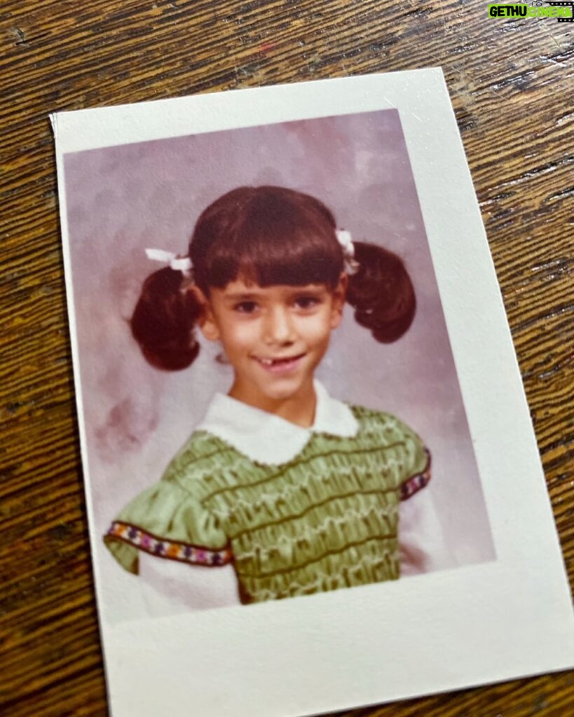 Melissa Ponzio Instagram - Posting a picture at 21 is not as fun as this…💚💚💚 The fat pig tails, the snaggletooth…it’s everything!!! #HaventChangedABit