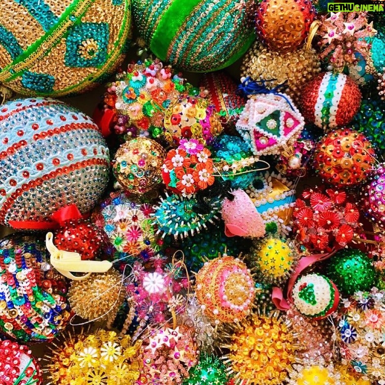 Melissa Ponzio Instagram - Every year I think it…one year I will accomplish it…I’d love to make a whole tree out of these types of sequin ornaments. Sure, I could figure it out on my own, but I’d love to sit with some elder sequin masters to show me the way 💜💜💜