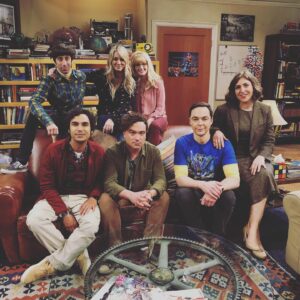 Melissa Rauch Instagram - Couch Finale. 💕