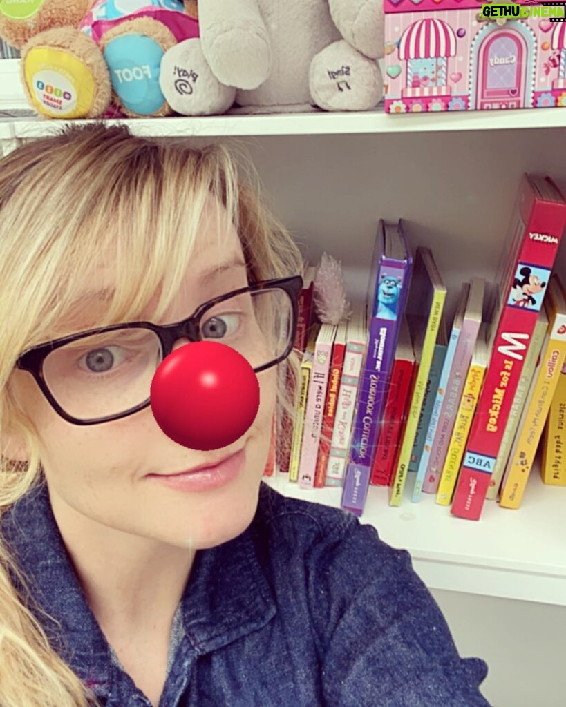 Melissa Rauch Instagram - Got my red nose on for #RedNoseDay – a campaign that raises money to end child poverty in America. Get your own red nose filter by going to bit.ly/DonateRedNoseDay and making a donation if you’re able to...such a fun way to get kids involved in this great cause. So happy to be working with @Walgreens to help keep kids healthy, safe and educated in this time of need. #NosesOn