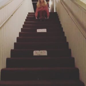 Melissa Rauch Instagram - This video of me going down the stairs from my dressing room to the stage was directed by the marvelous @shnikki as was tonight's hilarious epsiode of @bigbangtheory_cbs Don't miss it!!