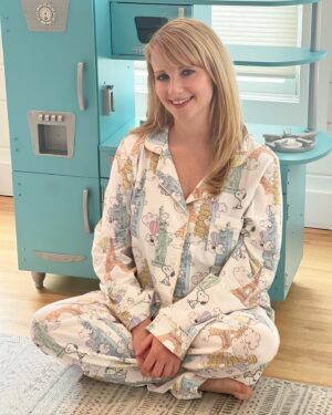 Melissa Rauch Instagram - The Oscar's Kids PJ Party is still in action at @bedheadpajamas through July 17th! 20% of sales from the Oscar's Kids Collection will be donated to @oscarskidsamerica  When I was on #thebigbangtheory and got to do scenes in my PJs they most often were Bed Head Pajamas - I fell in love with them then and now I am even deeper in love with them knowing all the good they are doing for pediatric cancer research. 💗