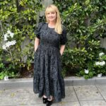 Melissa Rauch Instagram - I put on a dress with pockets and had such a lovely time talking #NightCourt with some really wonderful people the other day. @nbc ❤ and thanks to: Styling: @hayley_atkin_ Hair: @eddie_cook Makeup: @tobyfleischman Awesome dress with said pockets: @tedbaker Non-manicured hand hideout: Dose Pockets!