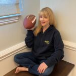 Melissa Rauch Instagram - Guess what? If you missed the premiere of #NIGHTCOURT or want to join us again, you can catch up before Tuesday’s new episode. @nbc is re-airing our first TWO episodes right after the NFL playoff game TONIGHT! Would love for you to come check out TEAM #NIGHTCOURT *That’s the full extent of my sports references. Also, because I’m awesome at social media, here are all the effortless options of me posing so very very naturally with a football. Pro tip: That is totally the proper way to hold a football. 💙
