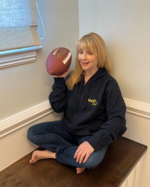 Melissa Rauch Instagram - Guess what? If you missed the premiere of #NIGHTCOURT or want to join us again, you can catch up before Tuesday’s new episode. @nbc is re-airing our first TWO episodes right after the NFL playoff game TONIGHT! Would love for you to come check out TEAM #NIGHTCOURT *That’s the full extent of my sports references. Also, because I’m awesome at social media, here are all the effortless options of me posing so very very naturally with a football. Pro tip: That is totally the proper way to hold a football. 💙