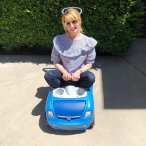 Melissa Rauch Instagram - License to drive (tiny cars) 🚙