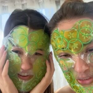 Meltem Akçöl Instagram - perimmmm, iyi ki doğdun be! sen olmasan nasıl gülerdim..🥹👭🏻🧝🏼‍♀️🍀💙