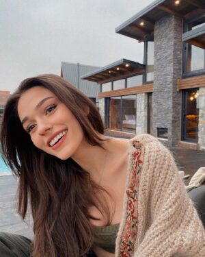Meltem Akçöl Instagram - 🪵🦥🤎🧘🏻‍♀️✨