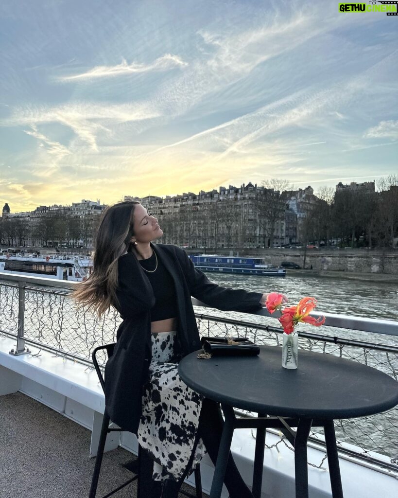 Melyssa Pinto Instagram - Paris je t’aime y te querré siempre