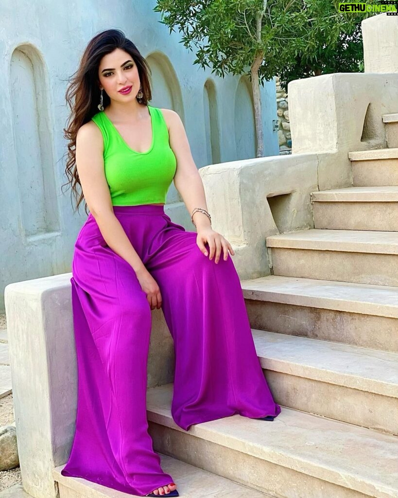 Merna Gamel Instagram - I can’t get enough of this look 🦄💚💜🔮