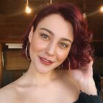 Merve Çağıran Instagram - Uzun süredir aklımda olan bir şeyi denedim ve saçlarımı Palette Deluxe şarap kızılı ile boyadım! Evde saç boyamanın bu kadar kolay olduğuna inanamadım. Ben yaptım, sen de Palette ile yapabilirsin ✨ Palette ile evde saç boyama challenge’ı başlatıyoruz! İstediğin Palette rengi ile saçlarını boya, rengini beni de mention’layarak #PaletteileYapabilirsin etiketiyle paylaş ve 1 yıllık saç boyası hediye edeceğim 10 kişiden biri ol 🎁 Kazananlar ✨🧡 @mrvefidanci @su_yesilimm @zuleyh_69 @yarendundaar @gamze_dgrkl @aluna_mom @nilgungulgul @mmarbledilemma @nizamays 👏🏻 Lütfen bana dm’den ulaşın 😘😘