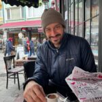 Merve Dizdar Instagram - Canım @cioayg drama en sevdiğim şey biliyorsun. Çocukken evcilik oyunlarımı anlattım sana :)) Hayatıma komedi soktuğun için teşekkür ederim. Sadece birini güldürmekten bahsetmiyorum. Senin hayata bakış açın en sevdiğim şeylerden biri oldu. Üretmeyi, çoğaltmayı, paylaşmayı, hayvanları çok sevmeyi, bitkilere çok iyi bakmayı, film izlemeyi, insanlara neşe saçmayı çok iyi bildiğin için çok mutluyum. Senin gibi biri böyle bi dünyada yaşadığı için ve O’nu tanıdığım için çok şanslıyım. Neş’en daim olsun cio’m. İyi ki doğdun. İyi ki varsın bu hayatta ve tüm sevdiklerinin hayatında❤️seni seviyorum.