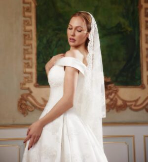 Meryem Uzerli Instagram - How I felt in the most amazing wedding dress of the world ? No words …  THE WEDDING DRESS @maison.novague ❤️#maisonnovague