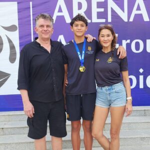 Metinee Kingpayome Instagram - 🏆Congrats to @5kye_s 1st Place Gold Medal Winner in the 400 Meter IM (14-15 age group) at the Arena Thailand Swimming Championship 2024. Making Skye Kingpayome Sharples #1 in Thailand in his age group! 👏 👏 👏  So proud of you ❤️ ❤️❤️
