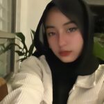 Mia Sara Nasuha Instagram - Back to my black hijab 😌💅 . . . #miasara #miasaranasuha #miayoutube