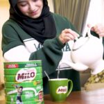 Mia Sara Nasuha Instagram - Dah jadi kebiasaan untuk Mia mulakan hari dengan MILO. Kalau korang nak tau MILO ni banyak tau kebaikan seperti barli malt yang memberi tenaga untuk mia, selain itu MILO also contains 6 vitamins and 3 mineral. So mia akan jadi lebih bertenaga dan cergas. Korang Pulak macam mana? #MILO #GoodnessofMILO #KebaikanMILO @milo_malaysia