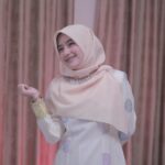 Mia Sara Nasuha Instagram - Korang dah beli baju raya? . . . #miasara #miasaranasuha #miayoutube