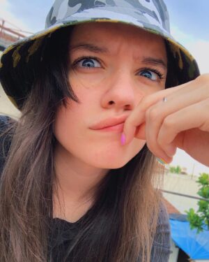 Mica Suárez Instagram - Quería sacarme fotos con el gorrito 👒