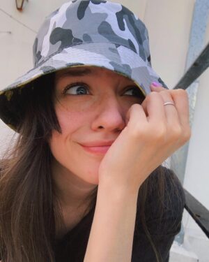 Mica Suárez Instagram - Quería sacarme fotos con el gorrito 👒