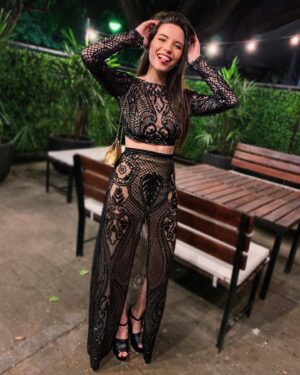 Mica Suárez Instagram - Pocas veces me van a ver así de elegante (? Jajaja
•
•
•
•
👗: @pupetete 💄: @soydanisuarez