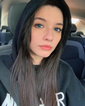 Mica Suárez Instagram - 1 o 2? 🤔